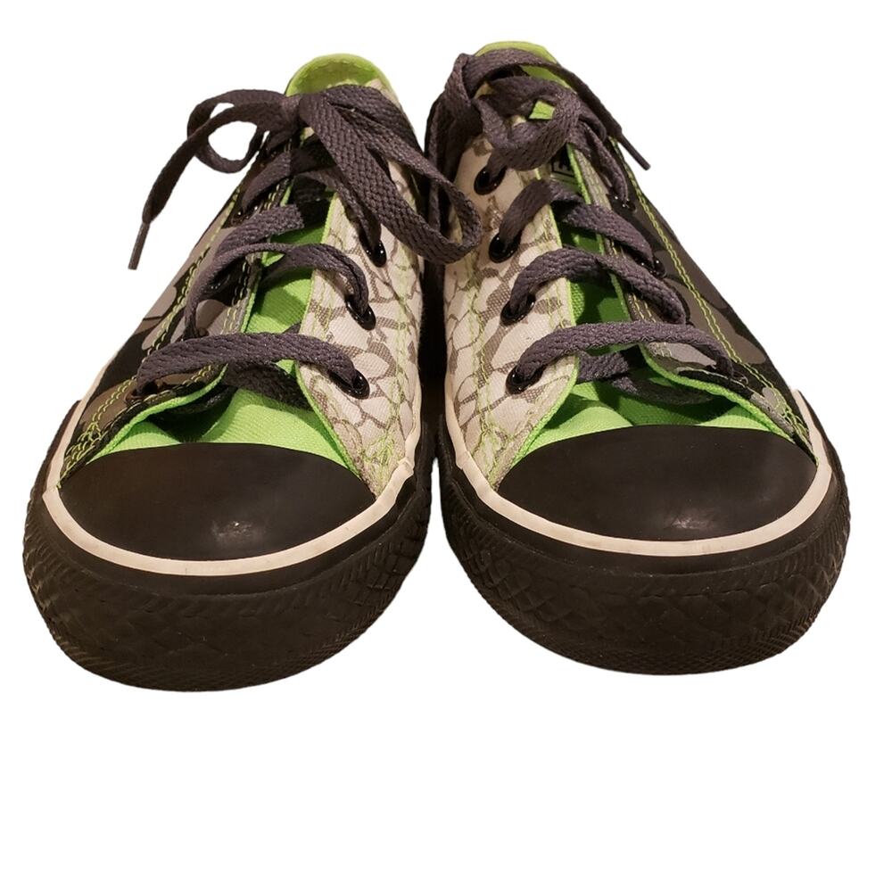 Converse Shoes - Picture 3 of 11